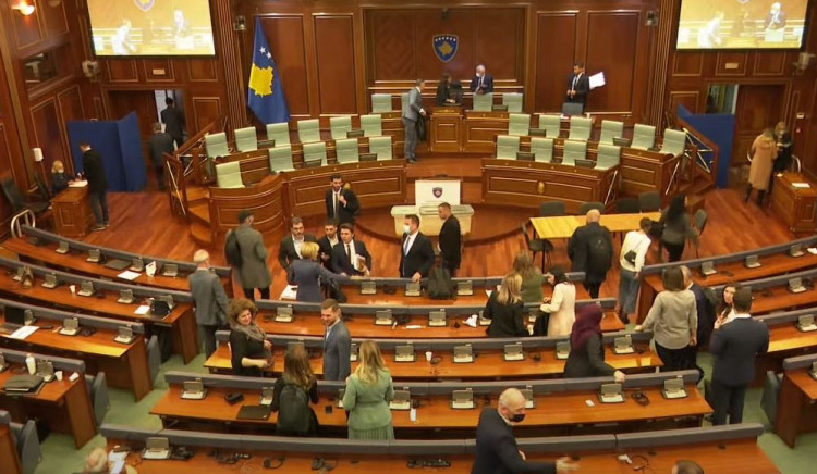 kosovska-skupstina-usvojila-rezoluciju-protiv-organizovanja-referenduma