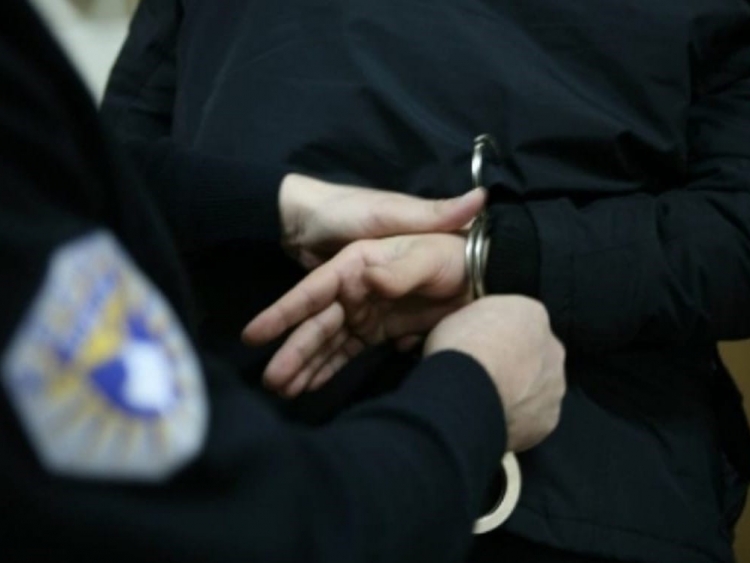 kosovska-policija-privedena-dvojica-srba-osumnjiceni-za-koriscenje-vatrenog-oruzja-tokom-proslave-bozica