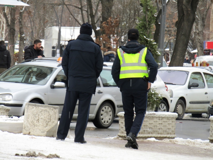 kosovska-policija-fizicki-napad-u-zvecanu-pozar-u-leposavicu