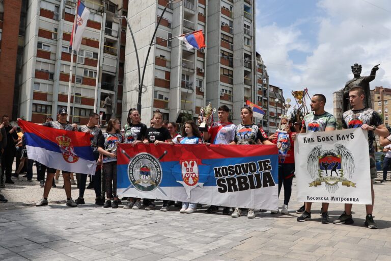 Kosovska Mitrovica: Šetnja podrške za uhapšenog sugrađanina