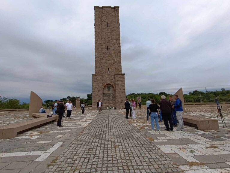 SNV u Vidovdanskom proglasu: Na tragu smo egzodusa, nemamo prostora da trpimo katastrofalnu politiku Beograda