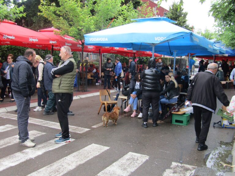 Miran protest građana i danas u Zvečanu