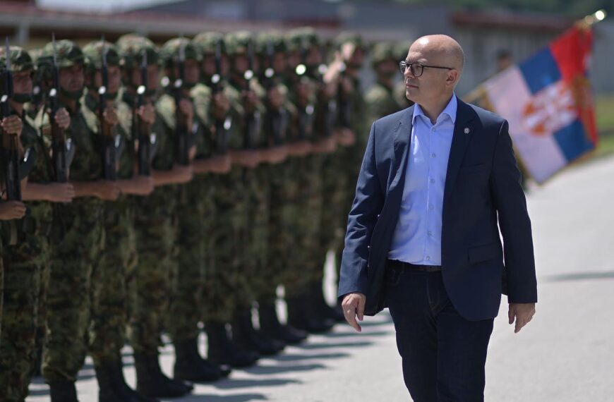 Vučević: Kurtijeve tvrdnje fantazmagorije, baze Vojske Srbije na administrativnoj liniji postoje godinama