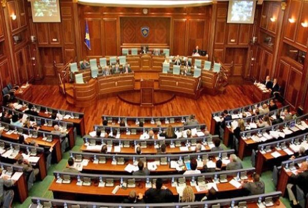 Zbog odsustva srpskih poslanika kosovska skupština nije glasala…