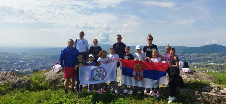 Asocijacija „Sport za sve“: Pešačenje do zvečanske tvrđave&hellip;