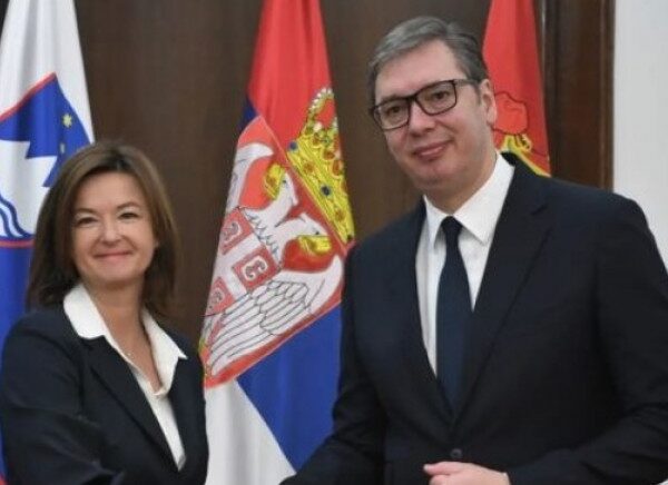 Vučić: Obavestio sam Tanju Fajon o situaciji na…