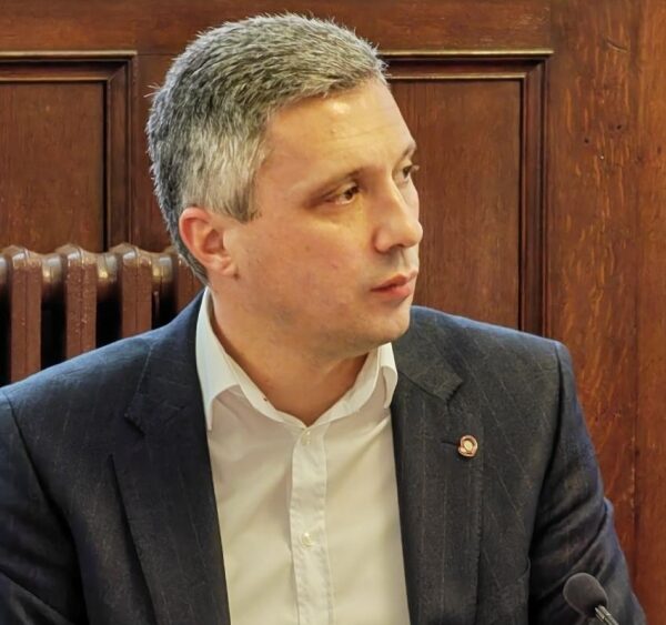 Obradović: Pozvao parlamentarne stranke da se izjasne o…