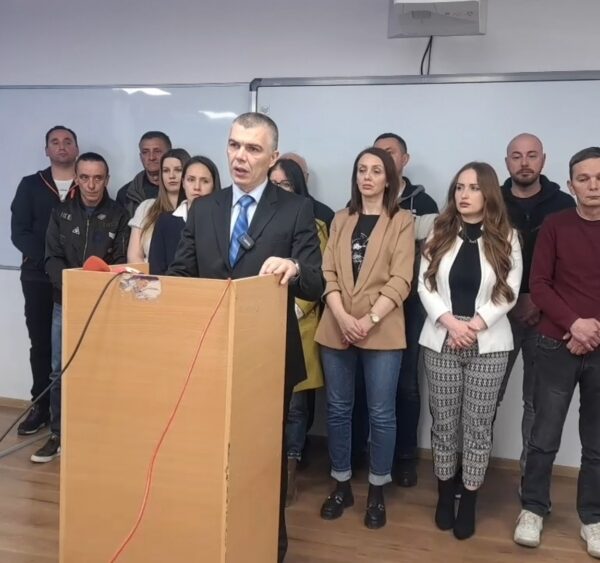 Partija kosovskih Srba odustala od učešća na predstojećim…