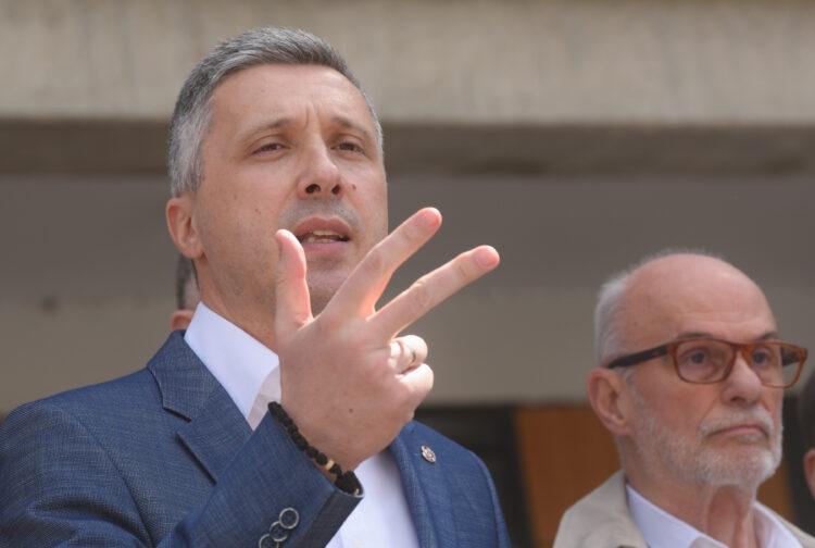 Obradović: Tražimo Vučićevu ostavku i…