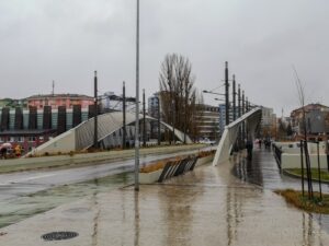U Mitrovici danas pretežno oblačno uz povremenu kišu