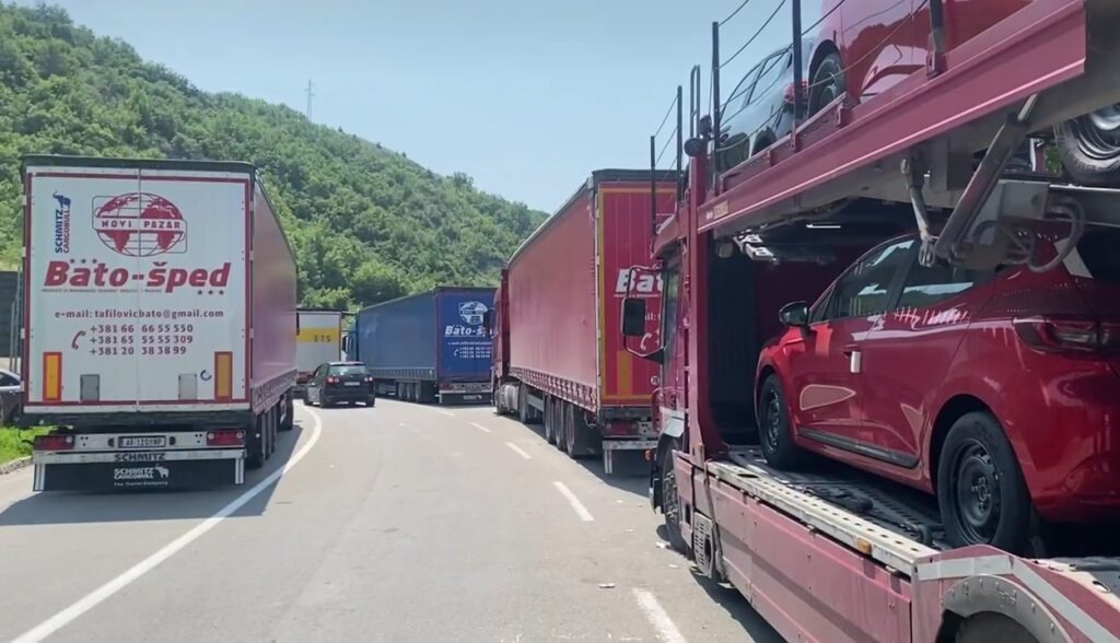 Vozači kamiona iz Srbije: Blokiramo…