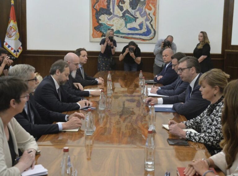 Vučić: Odlučio sam da ne kažem nijednu reč o sastanku sa Kvintom, tako je bolje za sve