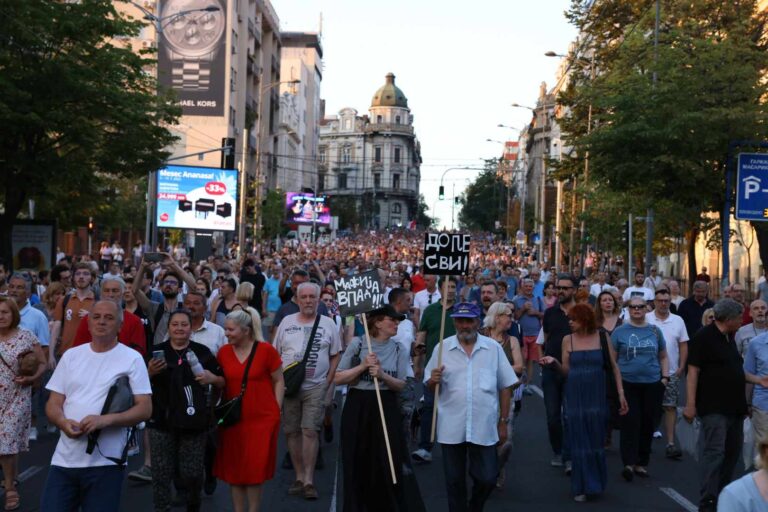 U Beogradu protest “Srbija protiv nasilja”, građani blokirali&hellip;