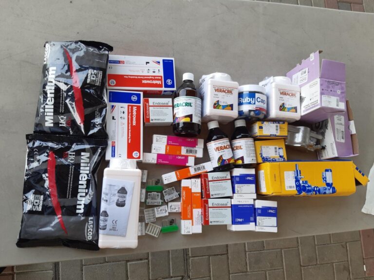 Kosovska policija: Na prelazu Merdare u vozilu Hitne pomoći pronađeni i oduzeti stomatološka oprema i auto-delovi