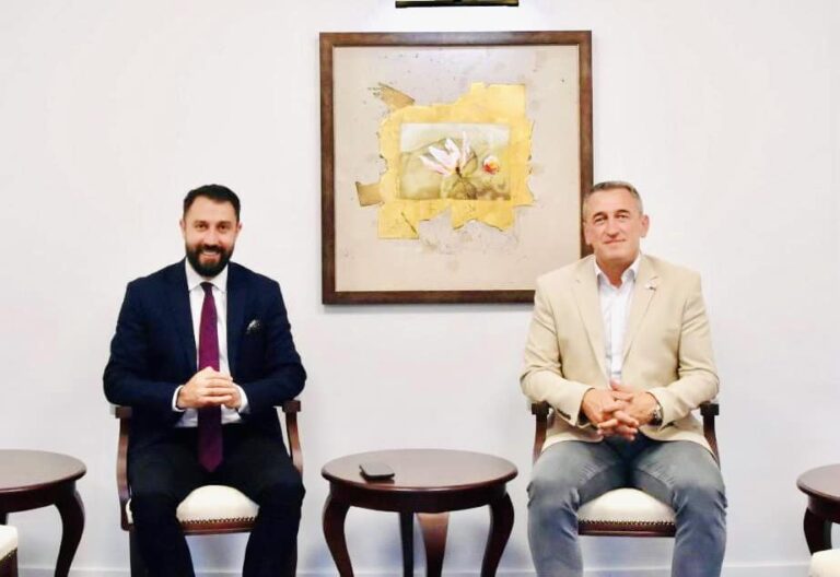 Krasnići: Imenovani članovi kabineta gradonačelnika Leposavića