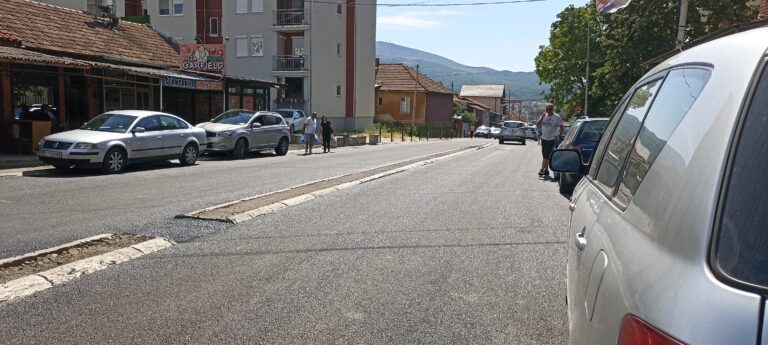 Kosovska Mitrovica, Radio Kontakt Plus