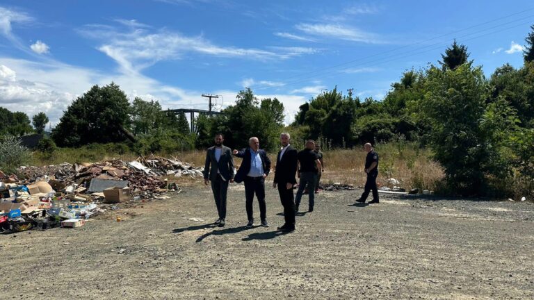 Svećlja i Krasnići u Severnoj Mitrovici: Sastanak sa pripadnicima KP-a i gradonačelnikom