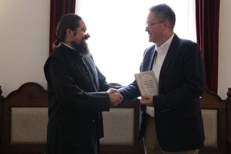 Britanski ambasador posetio prizrensku Bogosloviju