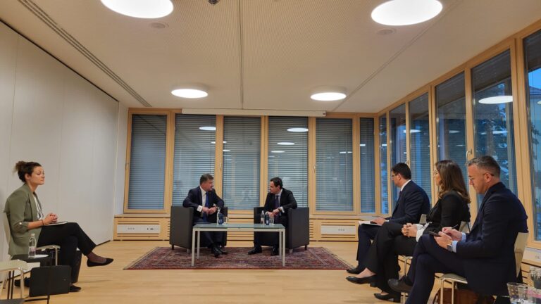 Kurti sa Lajčakom o briselskom dijalogu i primeni dogovorenog