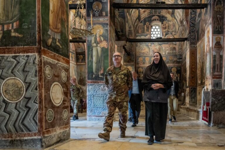 Komandant KFOR-a posetio Pećku patrijaršiju