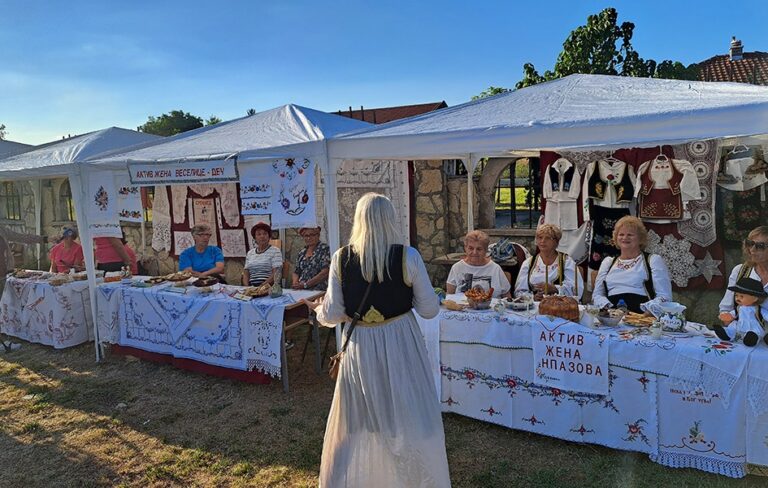 “Zlatne ruke Kosovke devojke”: Pluća puna radosti