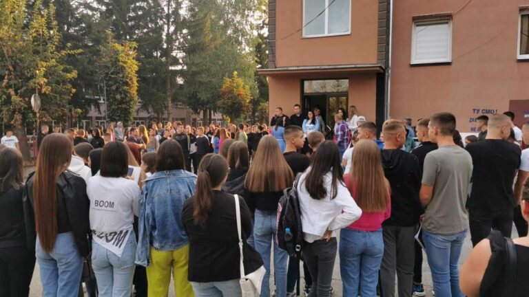 Zaporožac: Svi đaci na KiM u školskim klupama