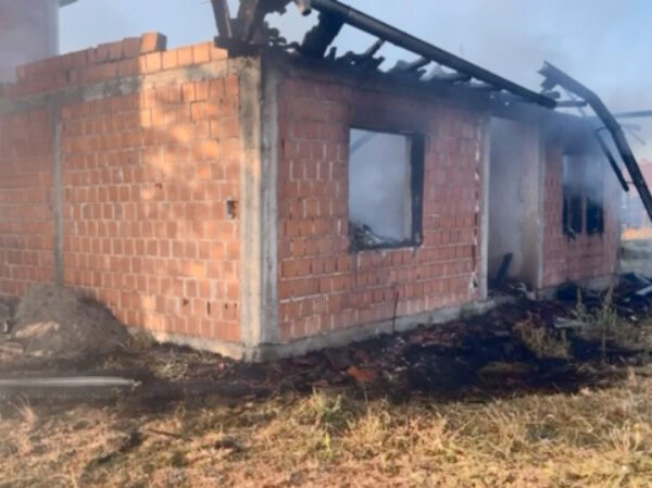 Zapaljena kuća povratnika u opštini Vučitrn