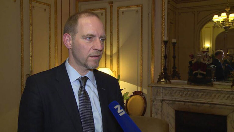 Biber: Lajčak ne može da spasi pregovore, nema&hellip;