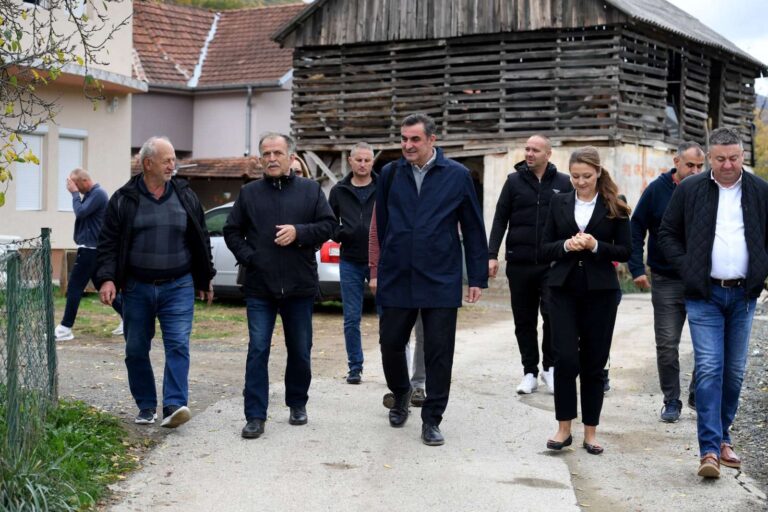 Predstavnici Kancelarije za KiM u Zvečanu i Kosovskoj Mitrovici