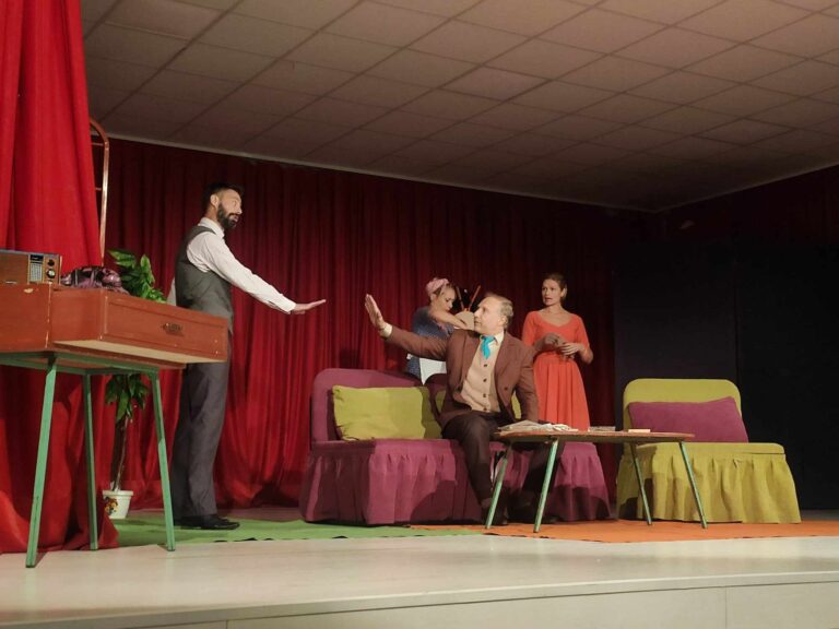 „Škola za ljubavnike“ pred mitrovičkom publikom – smeh&hellip;