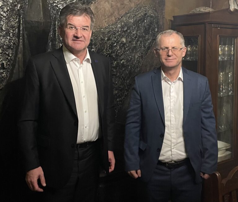 Održan trojni sastanak pregovarača Beograda i Prištine sa&hellip;