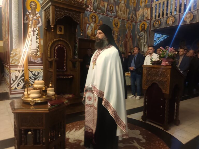 Bdenije u Hramu Svetog Dimitrija u Kosovskoj Mitrovici povodom Mitrovdana