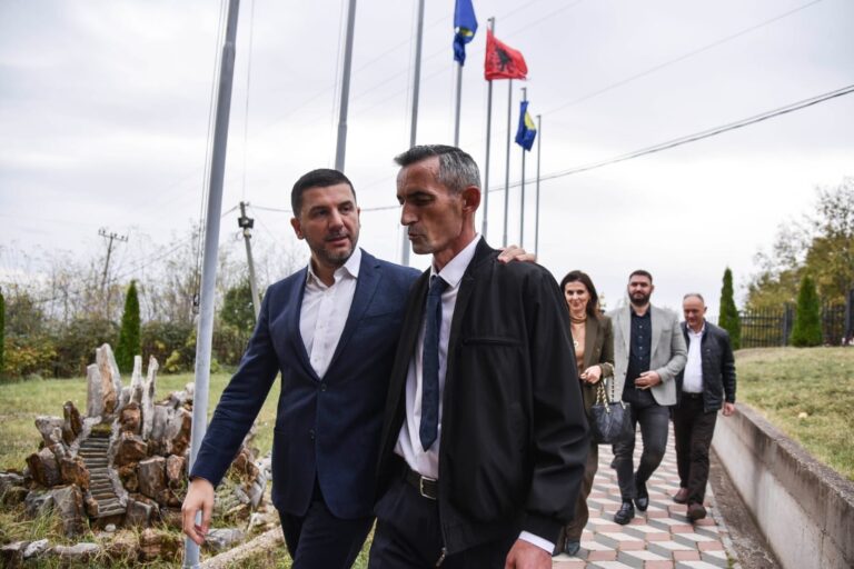 Lider PDK-a na severu Kosova, posetio gradonačelnike