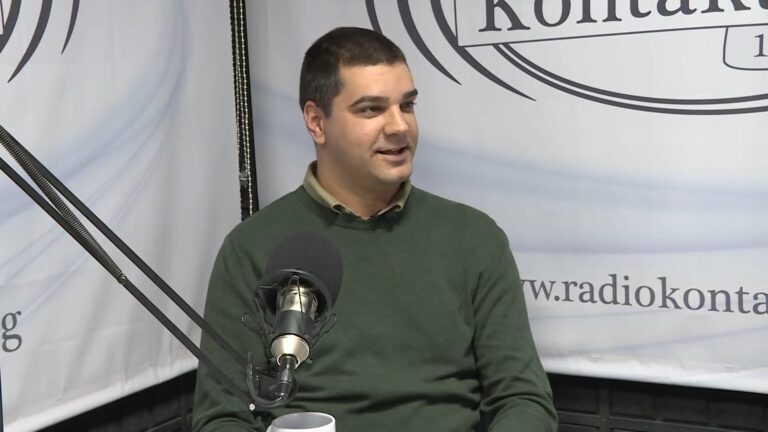 Podkast sa Dušanom Stefanovićem: Normalno je da internet utiče na jezik koji je živa tvorevina i menja se u skladu sa vremenom