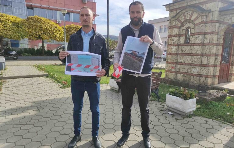 Stojanović i Biševac poklonili Opštini Gračanica „traku za&hellip;