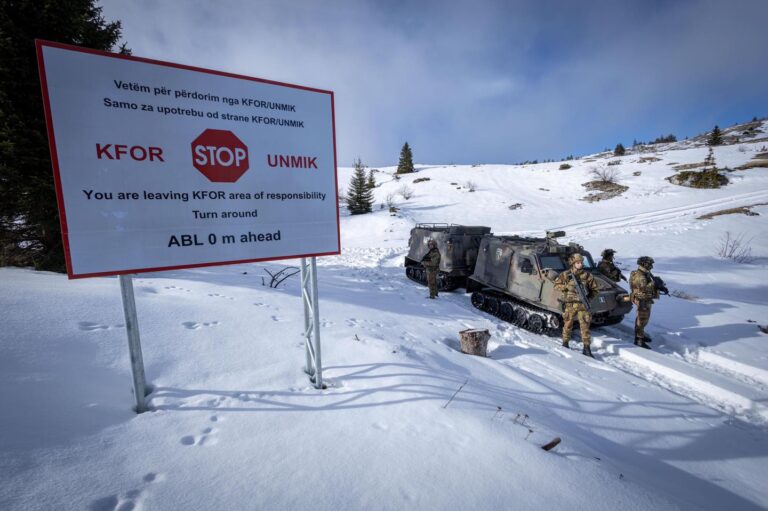 Kforovi vojnici patrolirali duž administrativne linije sa Srbijom