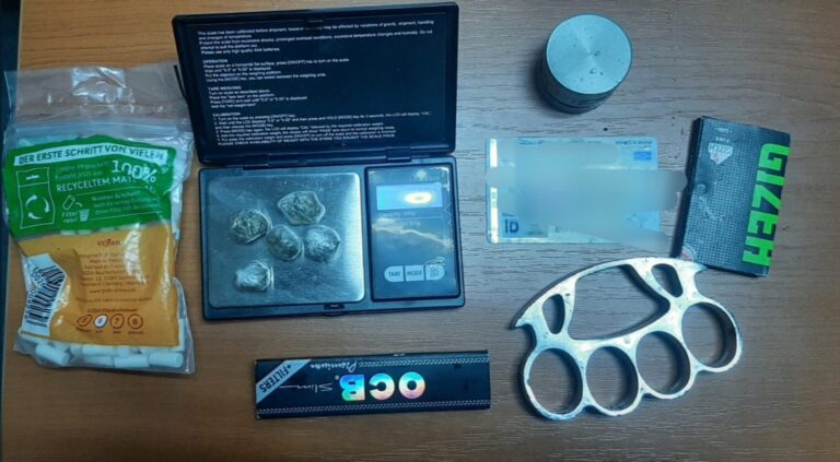 Uhapšene tri osobe zbog posedovanje narkotika