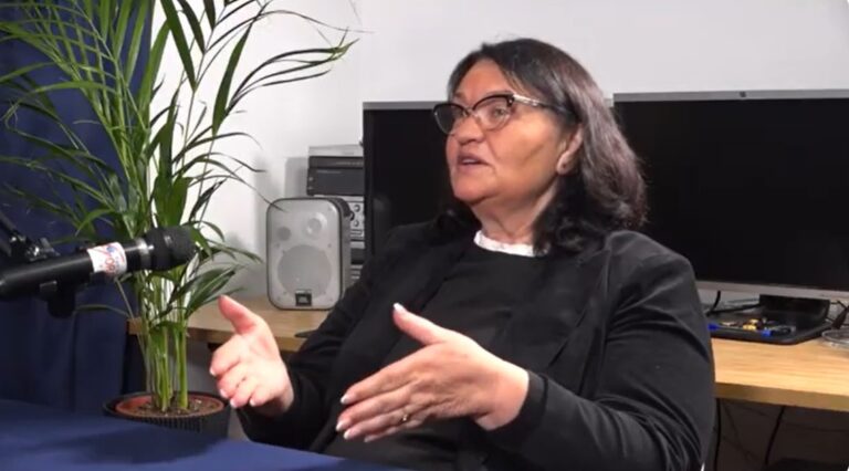 Podkast sa Anđelkom Ćup: Umesto profesionalnog, imamo političko i nacionalno novinarstvo