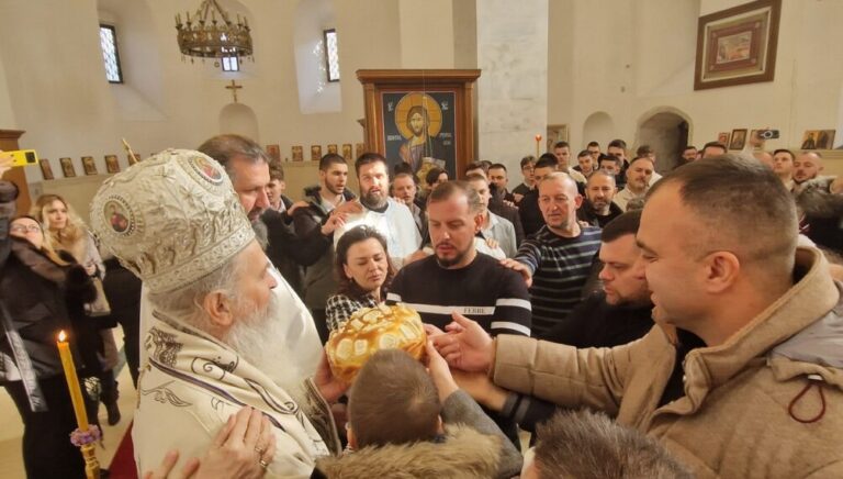 Vladika Teodosije u Prizrenu: Radost je da smo se sabrali, blagoslov Svetog Savet je na našem rodu