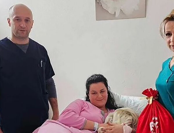 FK Crvena zvezda darovala novorođene bebe u Gračanici