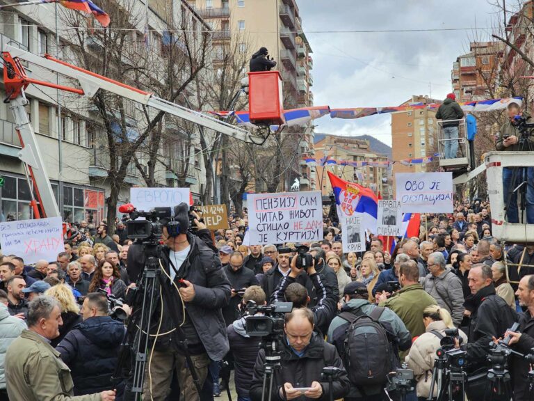 KP: Skup u Severnoj Mitrovici protekao mirno, bilo 1.800 ljudi