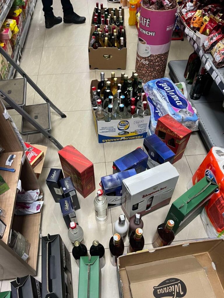 U Zubinom Potoku zaplenjeni alkohol, plazma, cigarete, duvan