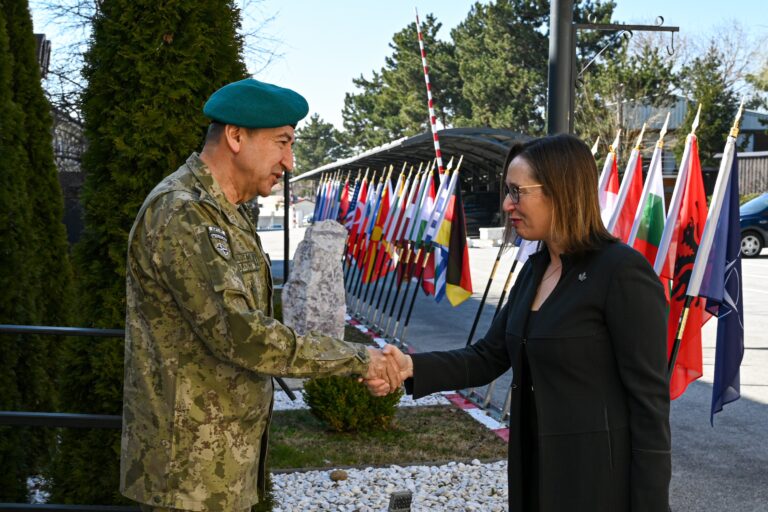 Komandant Kfora i kanadska ambasadorka o situaciji na Kosovu