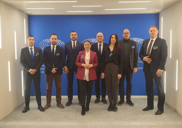 NSI, InTER i Aktiv pozvali Kurtija da se javno ogradi od napada zvaničnika vlade na civilno društvo