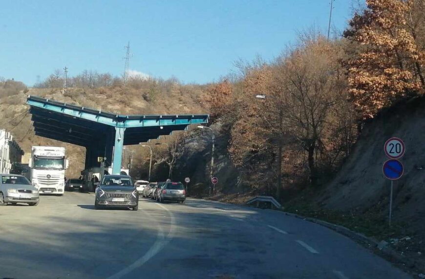 Kosovska policija zaustavila na Jarinju kombi vozilo Pošte Srbije sa pismima