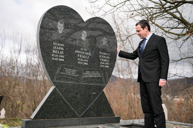 Kurti: Nerazjašnjeno ko je demonstrante marta 2004. usmerio prema Srbima