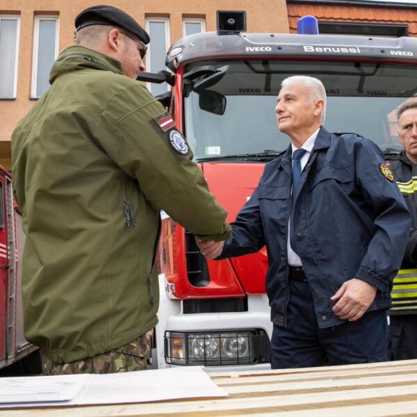 Donacija vatrogascima u Zubinom Potoku ili Mitrovici? KFOR…