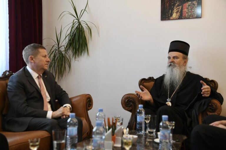 Sunjog i Teodosije o SPC i sprovođenju odluke o vraćanju imovine Visokim Dečanima