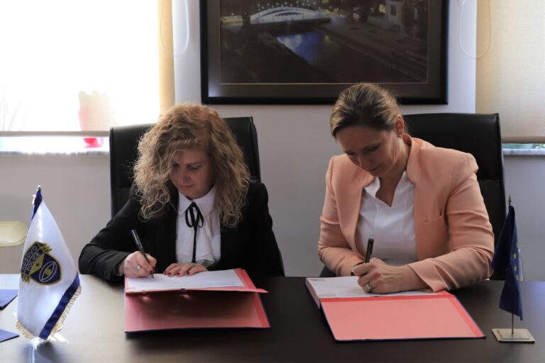 EULEX uručio kontejnere za ponovno aktiviranje podstanice Kosovske policije u Suvom Dolu