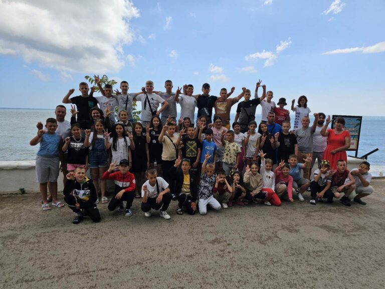 Kancelarija za KiM: Letovanje u Sutomoru za učenike iz Zubinog Potoka